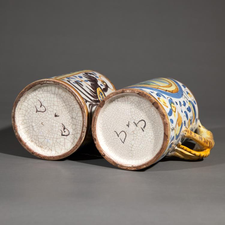 Bild 4 zu Objekt, Zwei Becher mit Raubtieren als Henkel, um 1880, Pesaro, Italien /Italy, K-17 33