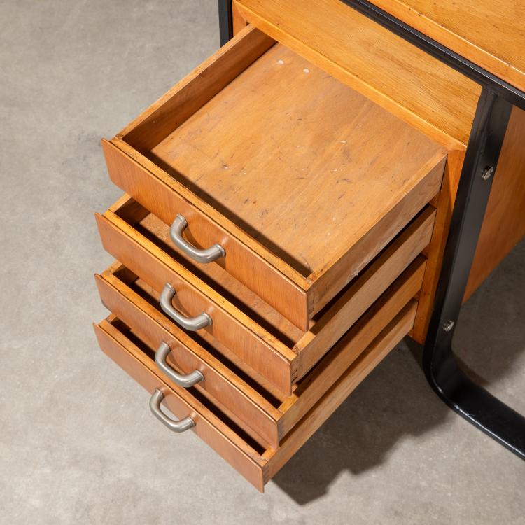 Bild 11 zu Objekt, Schreibtisch, Schreibmaschinentisch und Schrank Modell Bocconi, Giuseppe Pagano Pogatschnig, K-17 70