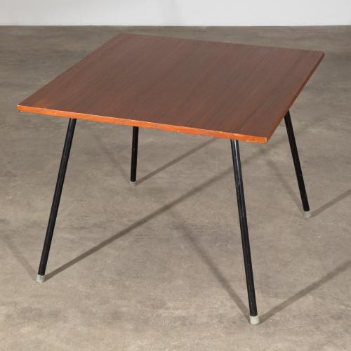 Table / Cocktail table