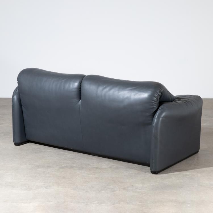 Bild 2 zu Objekt, Zweisitzer Lounge Sofa Modell Maralunga, Vico Magistretti, Cassina, K-17 540