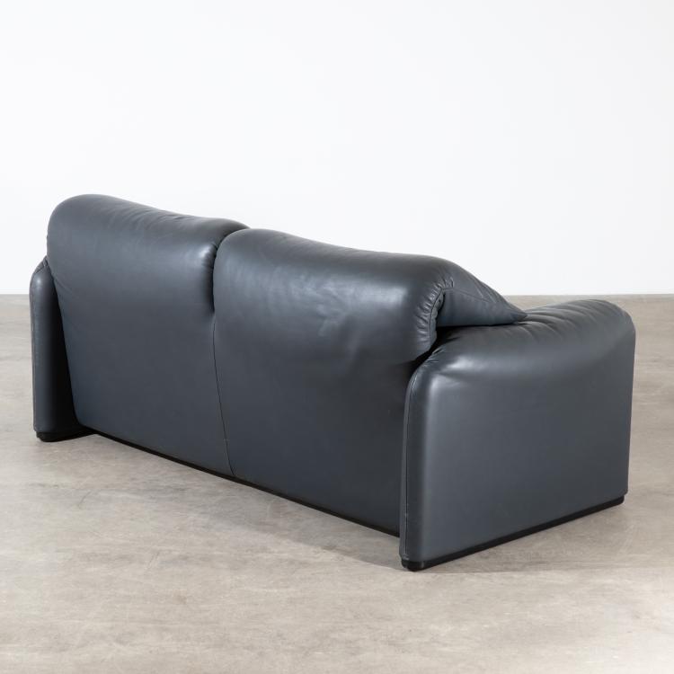 Bild 3 zu Objekt, Zweisitzer Lounge Sofa Modell Maralunga, Vico Magistretti, Cassina, K-17 541