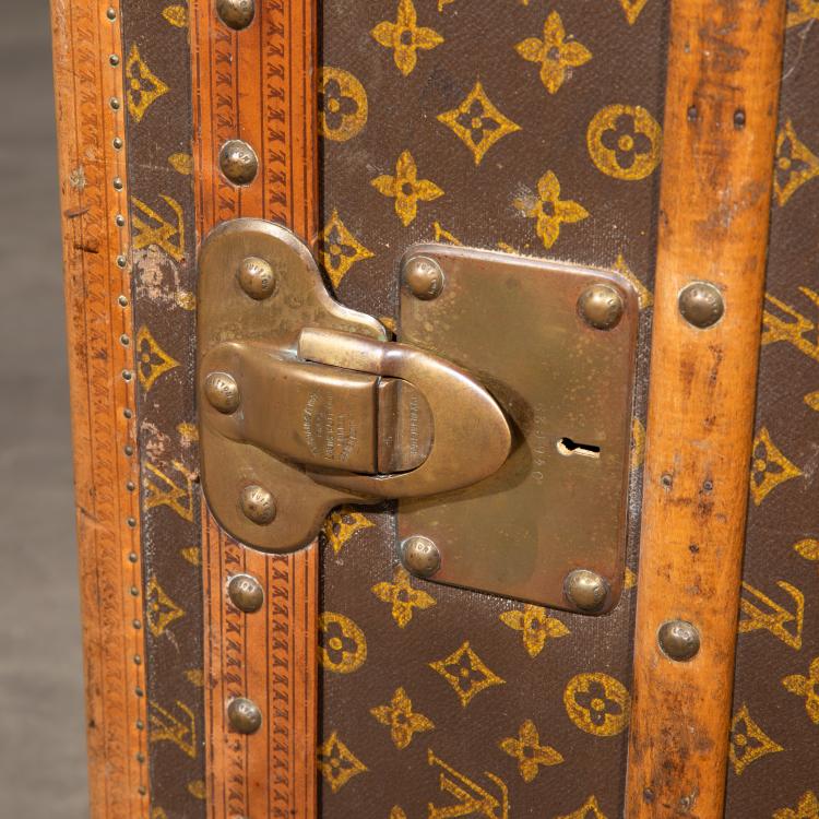 Bild 6 zu Objekt, Antike Louis Vuitton 'Monogram Canvas' Reisetruhe, 1920er Jahre, Louis Vuitton, Paris, K-17 56