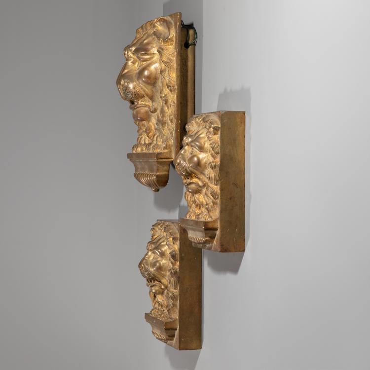 Bild 2 zu Objekt, Satz von 3 Bronzereliefs 'L&ouml;wenk&ouml;pfe', 19. Jh., Italien/Italy, K-17 29