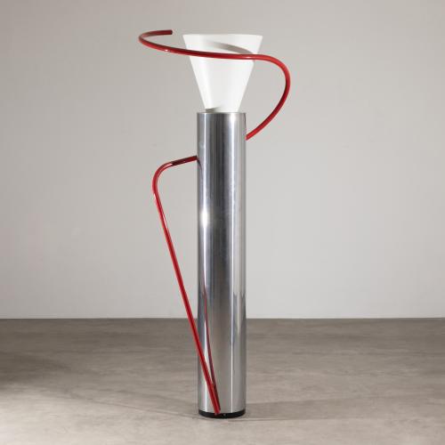 Große Stehleuchte Modell Luminator