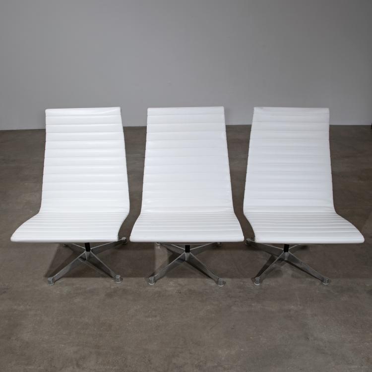 Bild 1 zu Objekt, Drei Aluminium Group Lounge Chairs Modell EA 116, Charles & Ray Eames, Vitra Design, Weil am Rhein, K-17 437