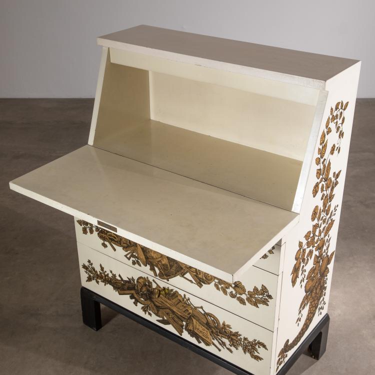 Bild 2 zu Objekt, Fr&uuml;her Sekret&auml;r Modell Panoplie, Piero Fornasetti, Atelier Fornasetti, 