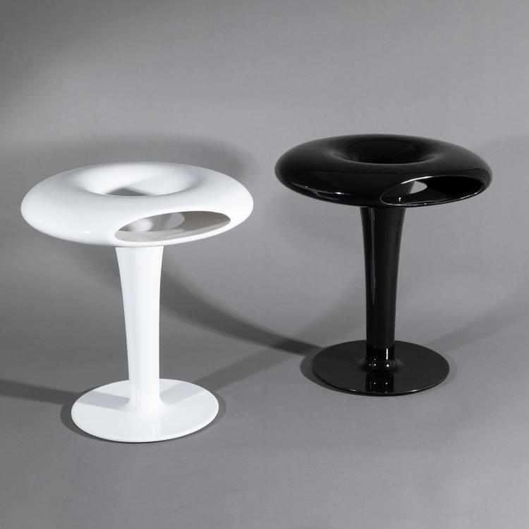 Hauptbild zu Objekt, 2 Vasen Modell Sci-Fi, Marc Newson, Cor Unum, den Bosch, K-17 609