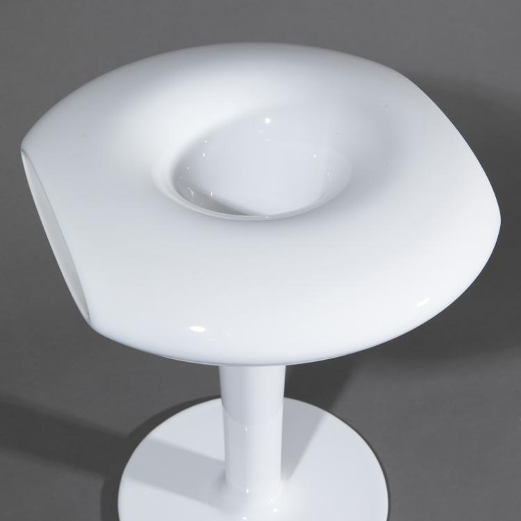 Bild 7 zu Objekt, 2 Vasen Modell Sci-Fi, Marc Newson, Cor Unum, den Bosch, K-17 609