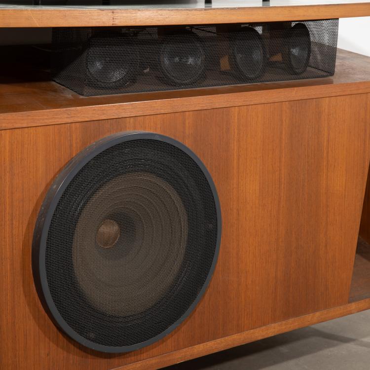 Bild 2 zu Objekt, Phono-radio combination Studio 1 with floorstanding speaker L3, Hans Gugelot,Herbert Lindinger, Braun AG, Frankfurt / Main, K-17 390