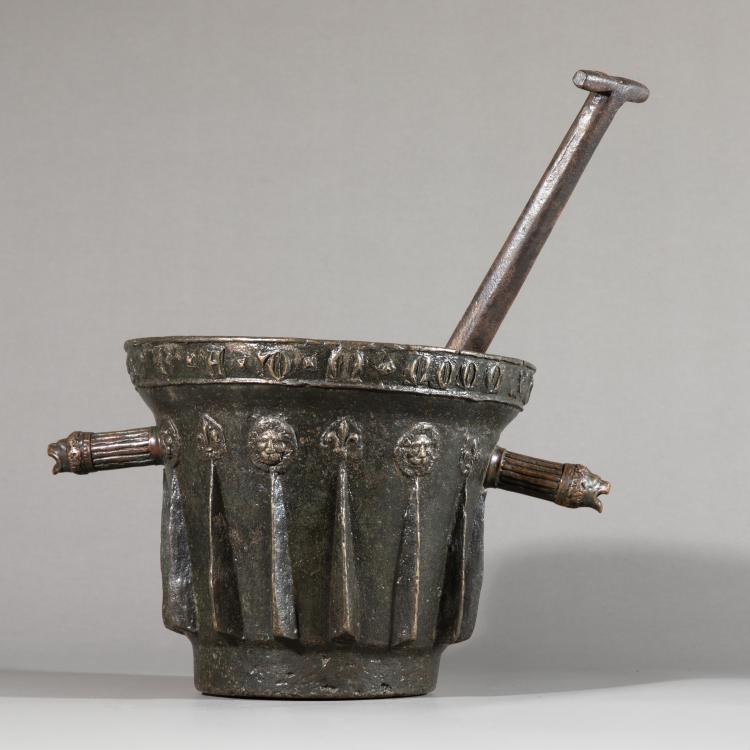Bild 2 zu Objekt, Gro&szlig;er M&ouml;rser mit Pistill, dat. 1443, Florenz/Florence, K-17 12