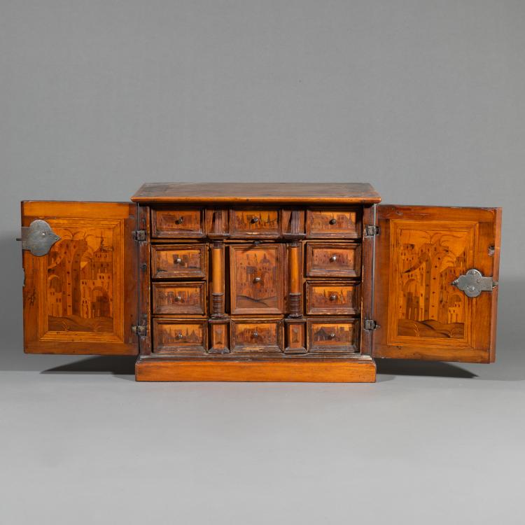 Bild 2 zu Objekt, Kleiner Kabinettkasten, 16./17. Jh., Innsbruck, K-17 11
