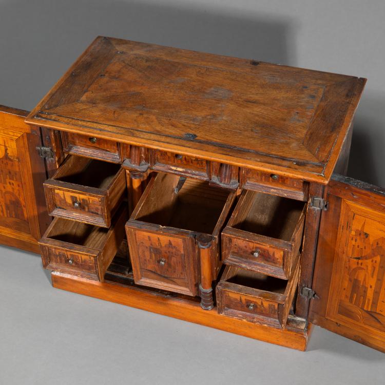 Bild 4 zu Objekt, Kleiner Kabinettkasten, 16./17. Jh., Innsbruck, K-17 11