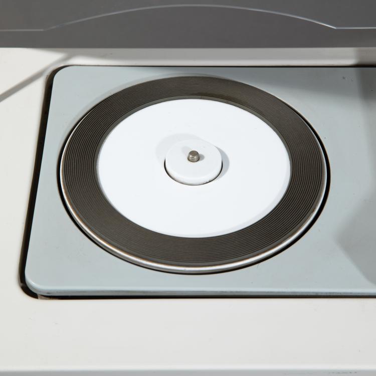 Bild 2 zu Objekt, Radio-Phono-Kombination SK 6 'Schneewittchensarg', Hans Gugelot,Dieter Rams, Braun AG, K-17 392