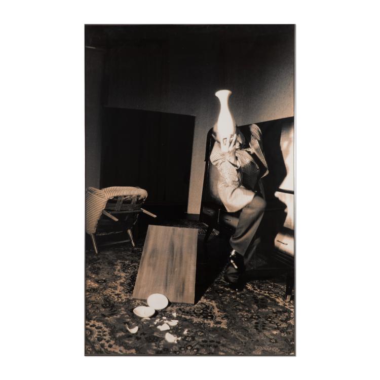 Bild 1 zu Objekt, Photograph from the series 'Im Wahnzimmer', 1984, K-17 341