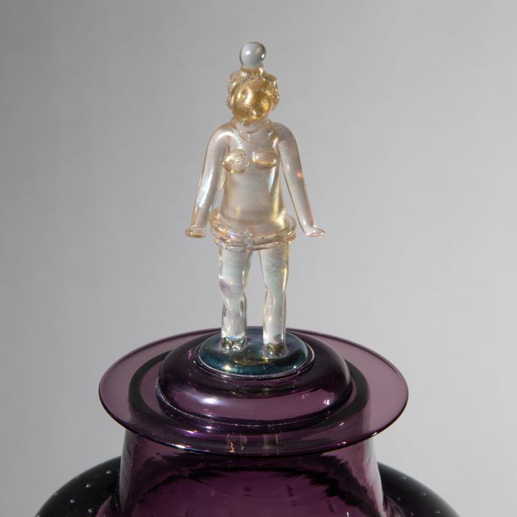 Bild 1 zu Objekt, Hohes Deckelgef&auml;&szlig; in dreibeinigem Stand 'Raccoglitore di Pensiero', 1992, Cristiano Bianchin, K-17 183