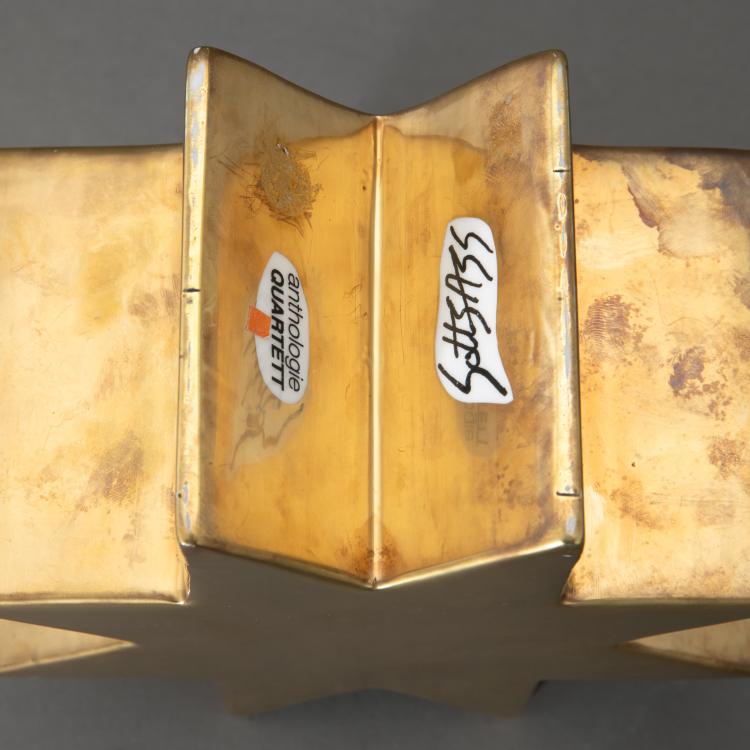 Bild 3 zu Objekt, Vase Modell HSING in Gold, Ettore Sottsass, Anthologie Quartett, Bad Essen, K-17 554