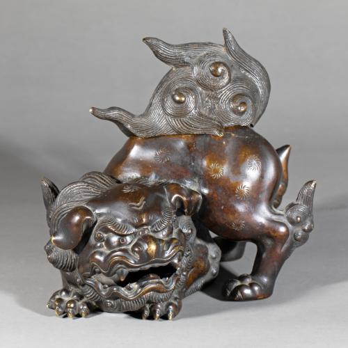 Weihrauchbrenner in Form eines shishi, um 1900