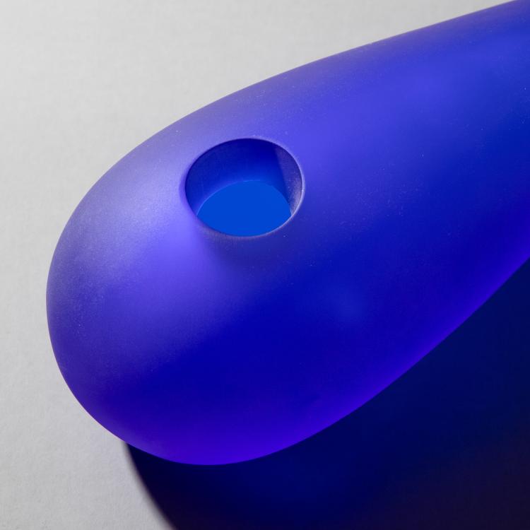 Bild 1 zu Objekt, Vase Modell Etranget&eacute;, Philippe Starck, Daum, Paris, K-17 646