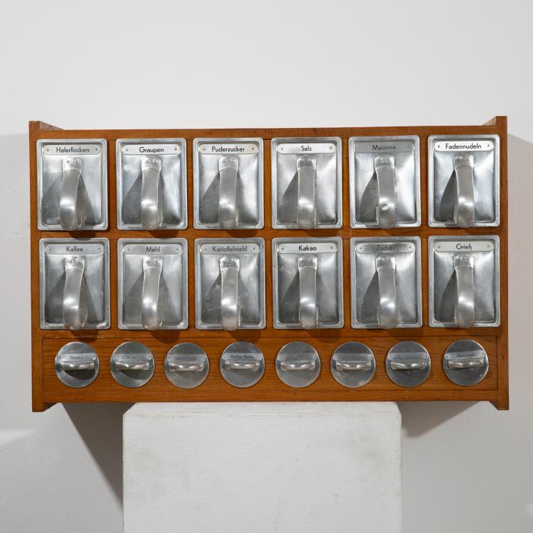 Bild 1 zu Objekt, Storage cupboard from a Frankfurt kitchen, Margarete Sch&uuml;tte-Lihotzky, K-17 362