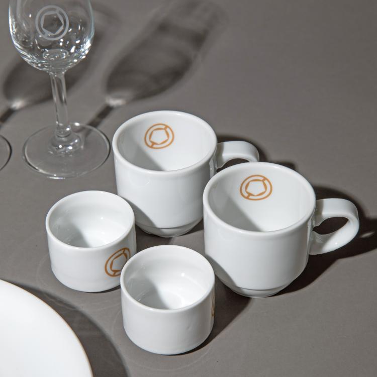 Bild 1 zu Objekt, Geschirr aus dem Caf&eacute; der Documenta 8 Kassel  + signiertes Buch Pentagon Informal Design,  Pentagon, Eschenbach Bavaria, K-17 585
