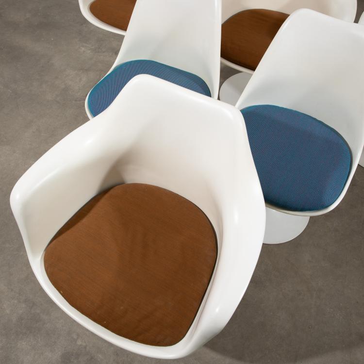 Bild 2 zu Objekt, 4 Armlehnst&uuml;hle + 2 St&uuml;hle Modell Tulip, Eero Saarinen, Knoll International, K-17 467