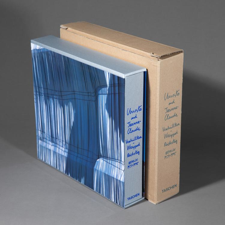 Hauptbild zu Objekt, Taschen catalog 'Wrapped Reichstag. Berlin 1971&ndash;1995', 1996,  Christo und Jeanne Claude, Taschen Verlag, K&ouml;ln, K-17 287