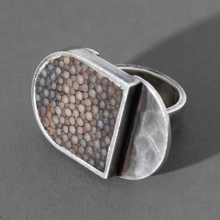 Hauptbild zu Objekt, Ring, Jean Despr&eacute;s, Despr&eacute;s, Jean, K-17 141