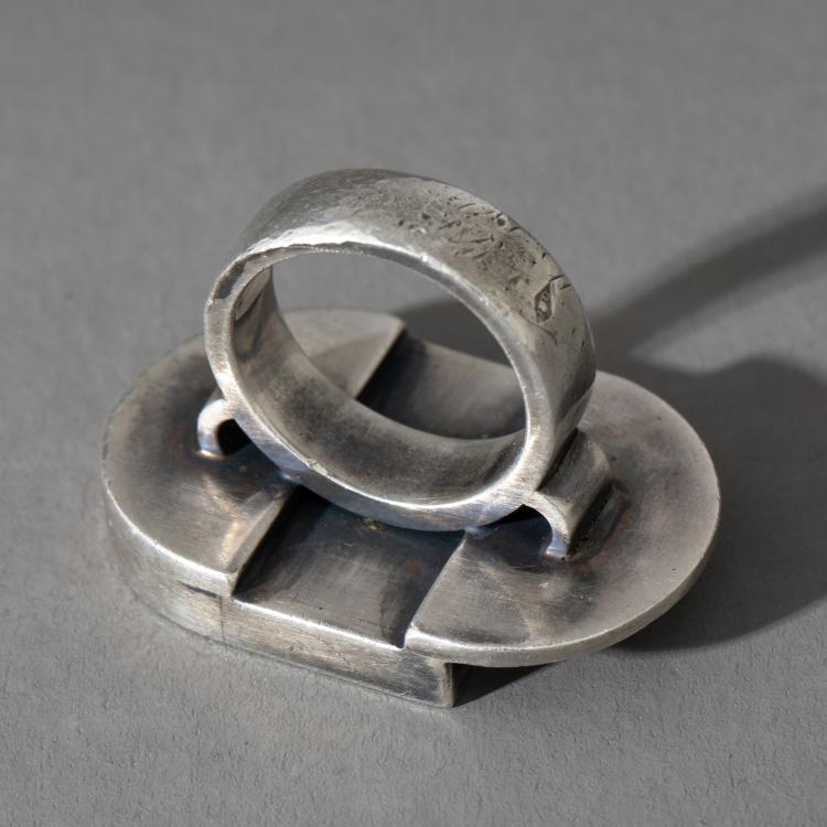 Bild 2 zu Objekt, Ring, Jean Despr&eacute;s, Despr&eacute;s, Jean, K-17 141