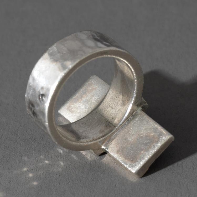 Bild 2 zu Objekt, Ring, Jean Despr&eacute;s, Despr&eacute;s, Jean, K-17 140