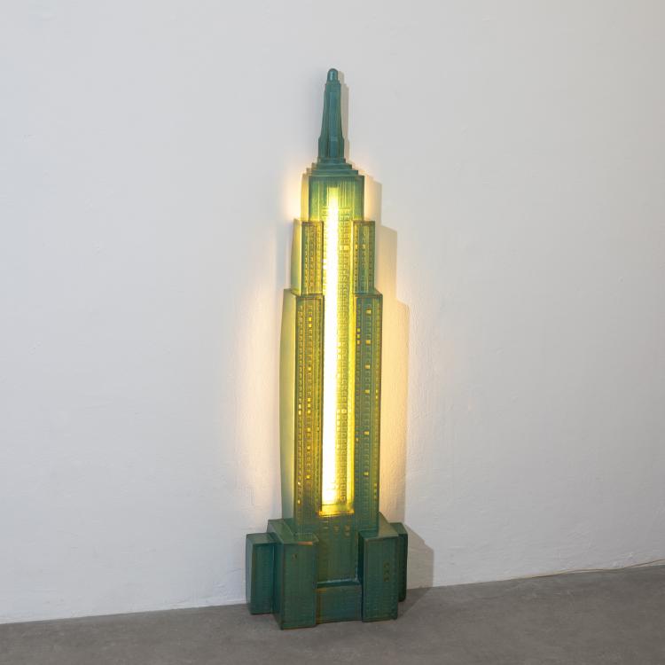 Hauptbild zu Objekt, Lichtobjekt / Stehleuchte Empire State Building, Lisolachenonc&eacute;, K-17 550