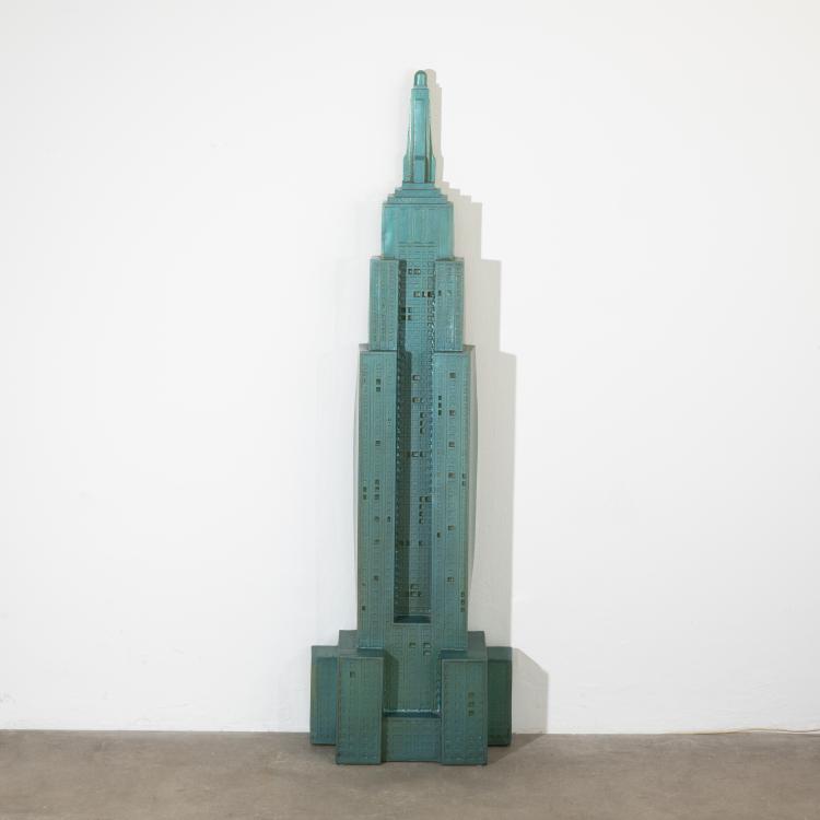 Bild 1 zu Objekt, Lichtobjekt / Stehleuchte Empire State Building, Lisolachenonc&eacute;, K-17 550