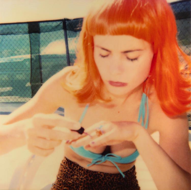 Hauptbild zu Objekt, 'Radha Doing Her Nails', 1999 (printed 2014), Stefanie Schneider, Lumas, K-17 347