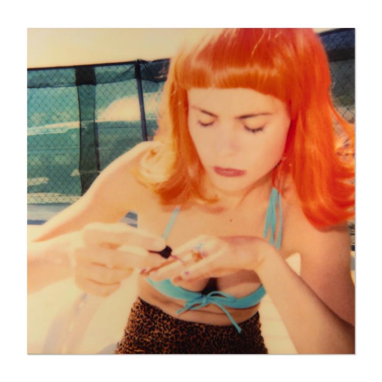 Bild 1 zu Objekt, 'Radha Doing Her Nails', 1999 (printed 2014), Stefanie Schneider, Lumas, K-17 347