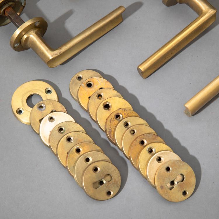Bild 3 zu Objekt, 9 T&uuml;rdr&uuml;cker Sets, 1930er-50er Jahre, Italien/Italy, K-17 505