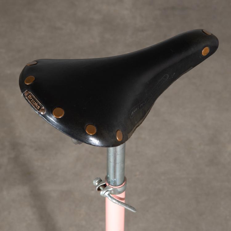 Bild 2 zu Objekt, Sitz / Stehhilfe Modell Sella, Achille Castiglioni,Pier Giacomo Castiglioni, Zanotta, K-17 513