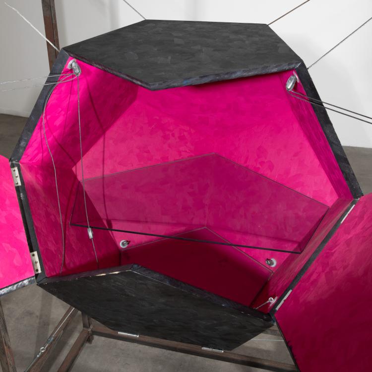 Bild 2 zu Objekt, Unikat Vitrine / Schrank Modell Pentagon-Dodekaeder, Christoph R. Siebrasse, Confrontation: Art + Design, Siebrasse, Schenk und Weingarten, 