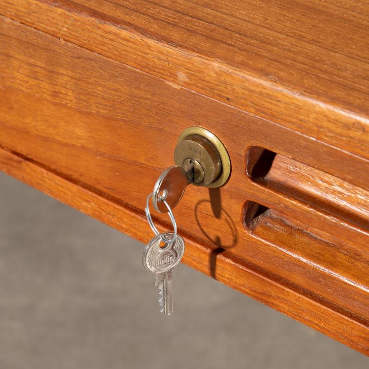 Bild 1 zu Objekt, Schreibtisch Modell 93 - 4, Nanna Ditzel, S&oslash;ren Willadsen Furniture Vejen, D&auml;nemark, K-17 464