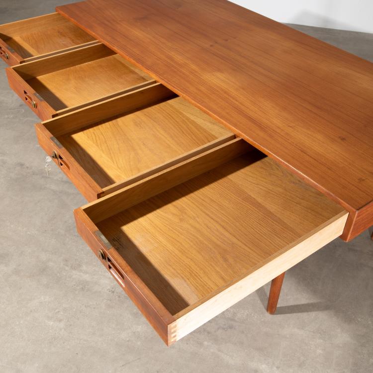 Bild 2 zu Objekt, Schreibtisch Modell 93 - 4, Nanna Ditzel, S&oslash;ren Willadsen Furniture Vejen, D&auml;nemark, K-17 464