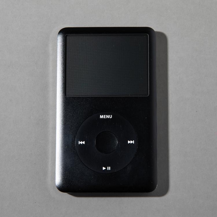 Bild 1 zu Objekt, Model T 31 Portable Radio + 80 GB iPod, Dieter Rams, Braun AG, Frankfurt am Main, Apple, Cupertino, K-18 426