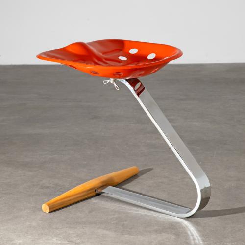 Hocker Modell Mezzadro und Buch Castiglioni - Meister des Design der Gegenwart