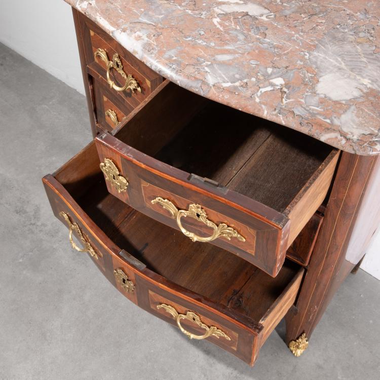 Bild 2 zu Objekt, Kleine Kommode Louis XV., 