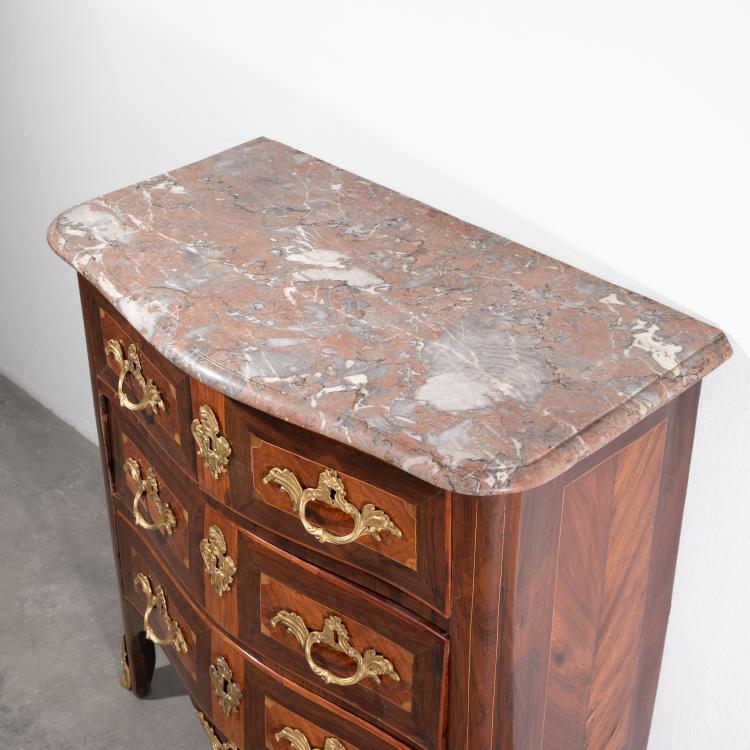 Bild 3 zu Objekt, Kleine Kommode Louis XV., 