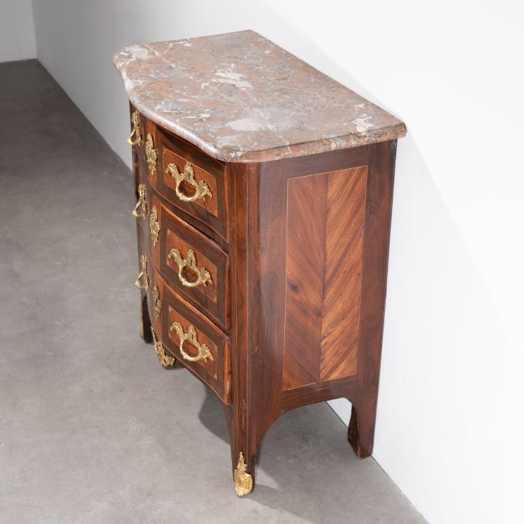 Bild 4 zu Objekt, Kleine Kommode Louis XV., 