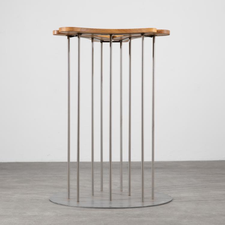 Bild 4 zu Objekt, Standing Table, Meyer Voggenreiter, Pentagon, K-18 699